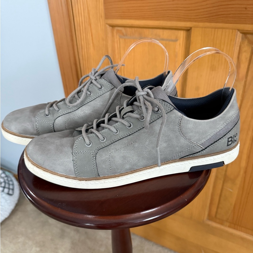 Born Shoes Men’s‎ Gray Casual Sneakers Size 10 EU 43 Lace-Up Comfort Shoes